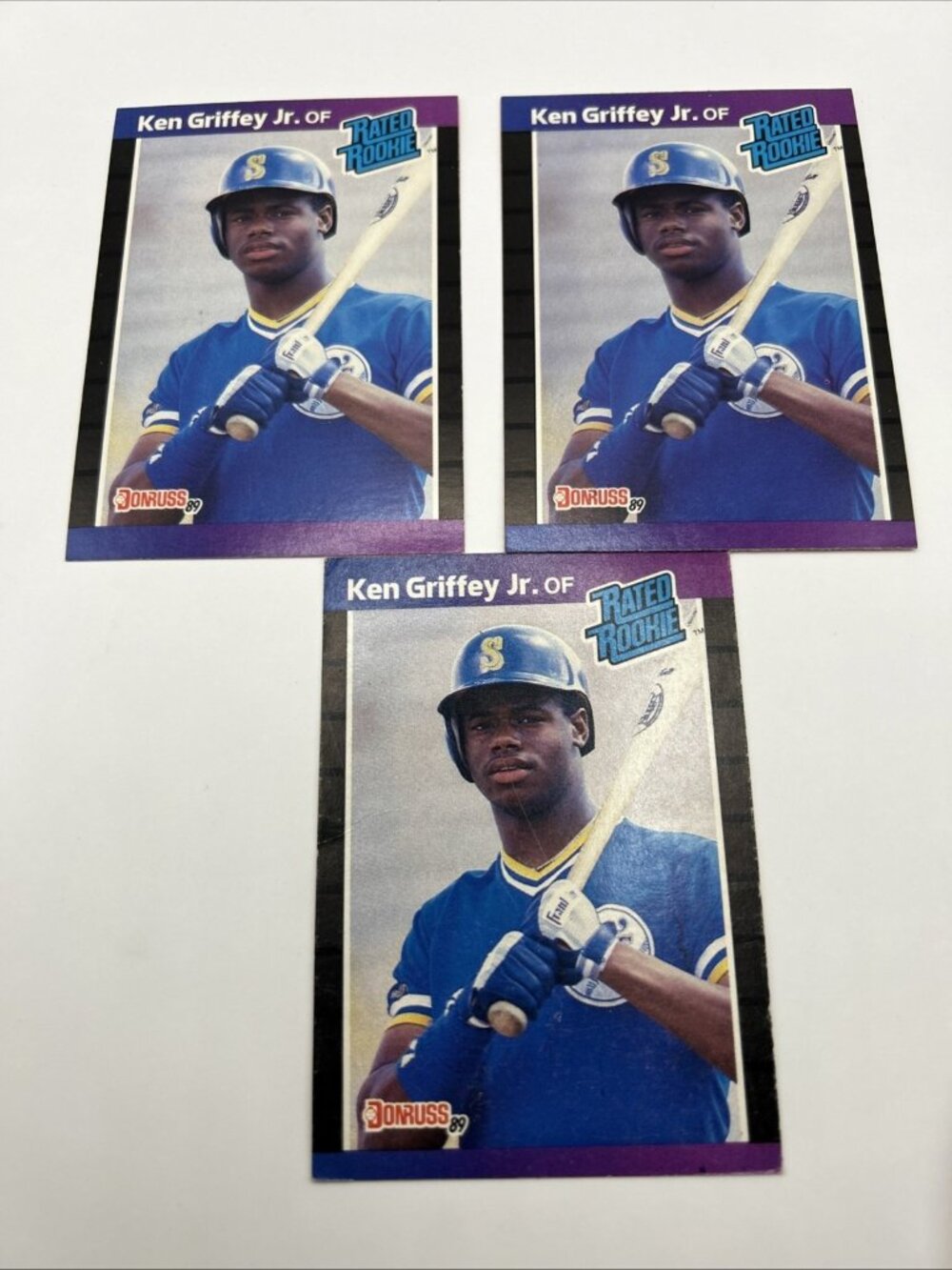 (3) 1989 Donruss - Rated Rookie Ken Griffey Jr #33 *Denotes* on Back (RC)